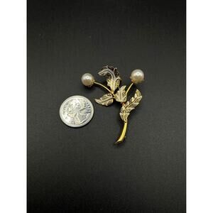 Faux Pearl Gold Tone Leafs Brooch